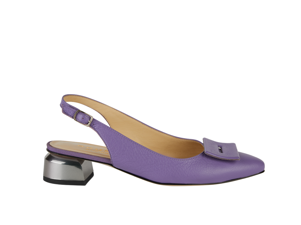 Slingback with accessory