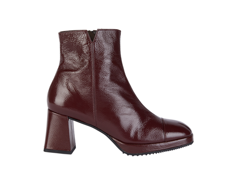 Plateau-Stiefelette in Lackleder