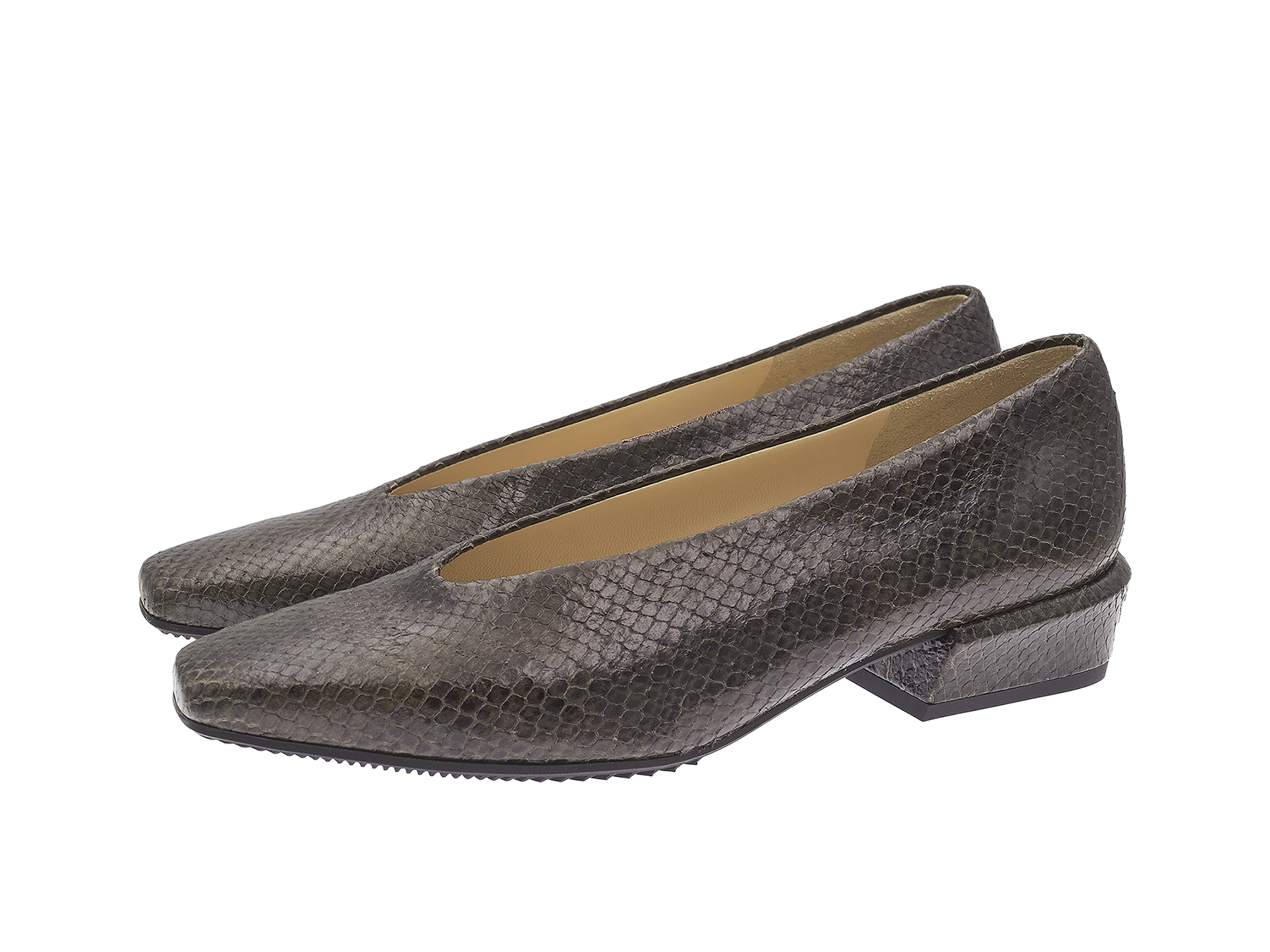 U-Cut-Pumps in Schlangenoptik