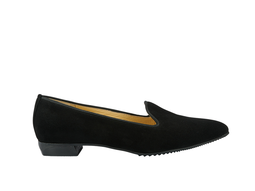 Pointy slipper style flat in black