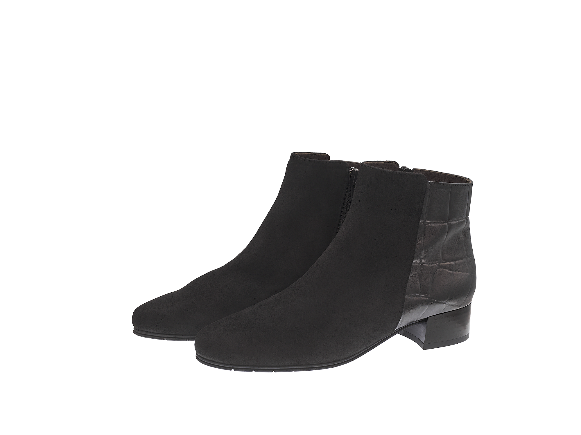 Stiefelette mit schwarzem Materialmix