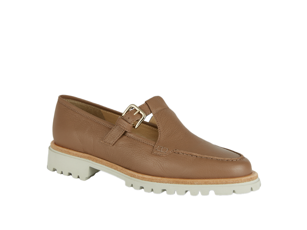 Sporty slipper with cut out