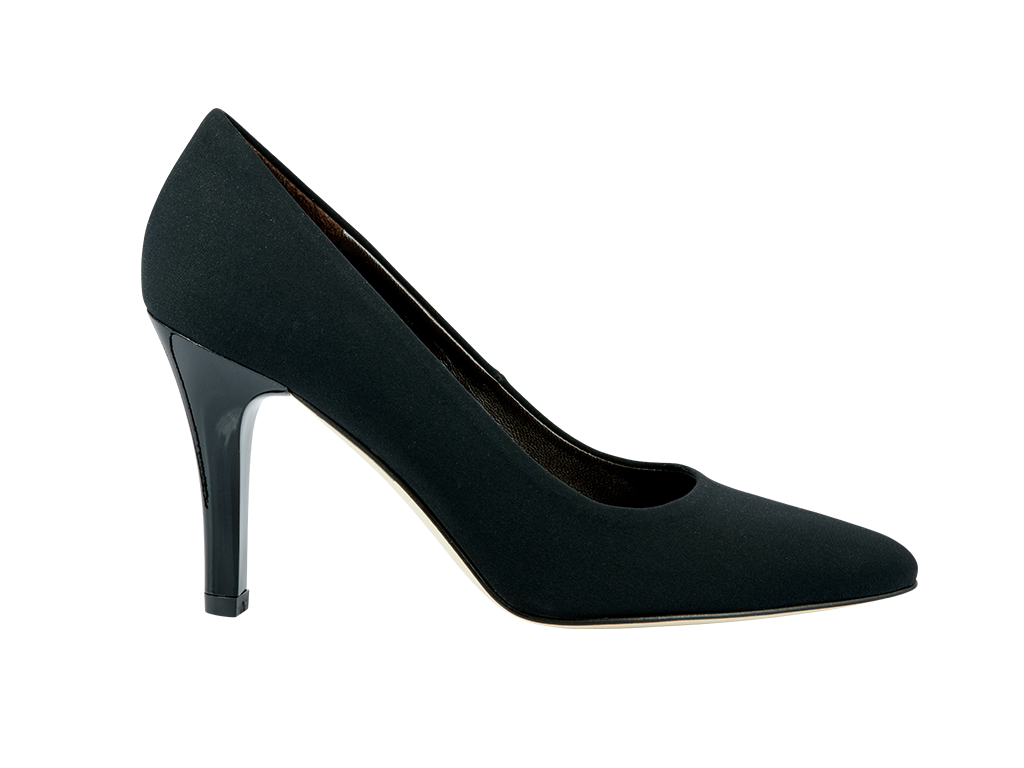 Pump with lacquered heel