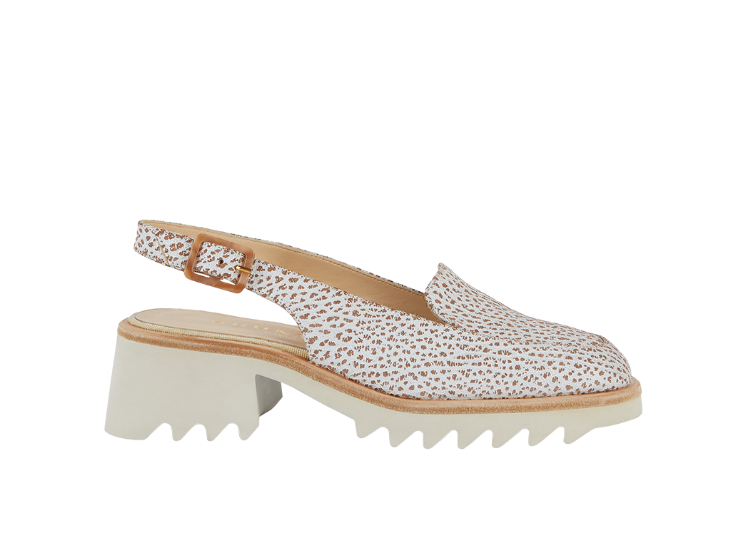 Sporty slingback with summer pattern