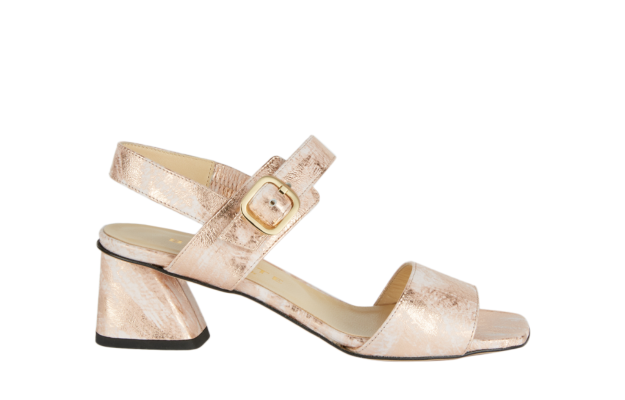 Hingucker-Sandalette mit roséfarbenem Metallic-Effekt